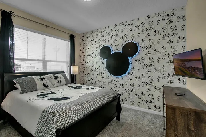 Dormitorio temático de Mickey en una casa de Orlando